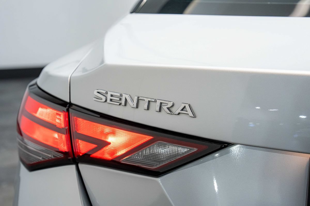 Used 2023 Nissan Sentra SV FWD image 11
