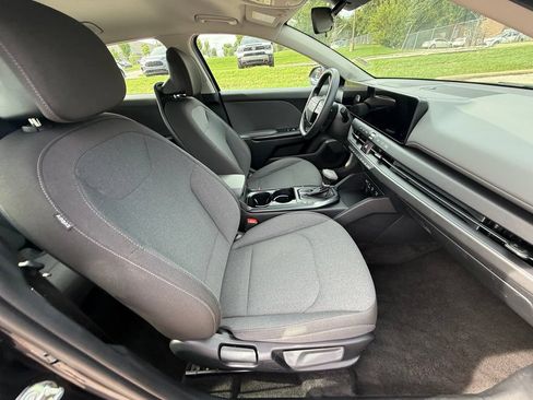Used 2025 Kia K4 FWD image 35