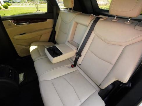 Used 2018 Cadillac XT5 Luxury w/ Driver Awareness Package image 27