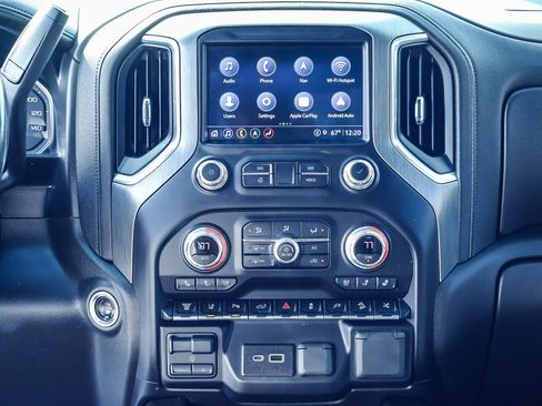 Used 2021 GMC Sierra 3500 Denali w/ Denali Black Diamond Edition image 10