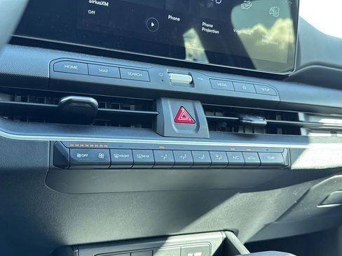 New 2025 Kia K4 LXS image 24