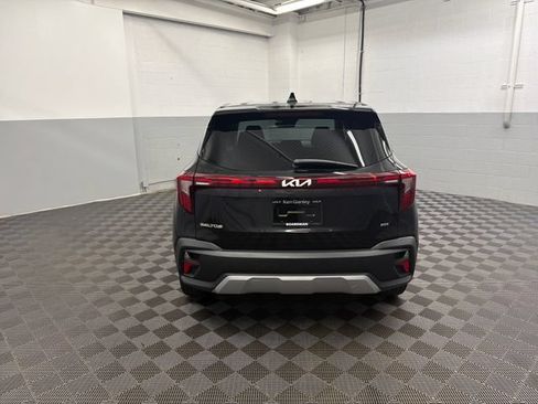 Certified 2024 Kia Seltos LX AWD/4WD image 7