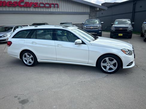 Used 2015 Mercedes-Benz E 350 4MATIC Wagon image 2