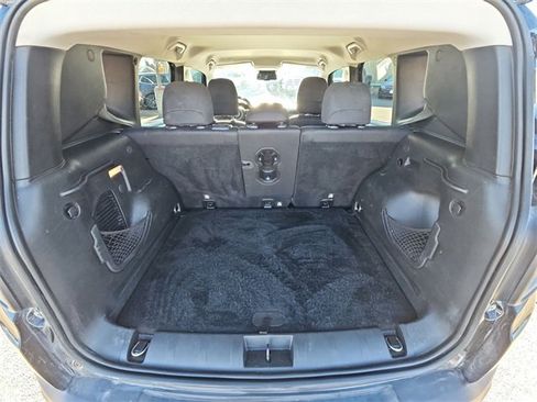 Used 2018 Jeep Renegade Trailhawk w/ UConnect 8.4 Nav Group image 16