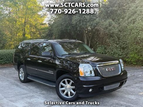 Used 2010 GMC Yukon XL Denali image 1