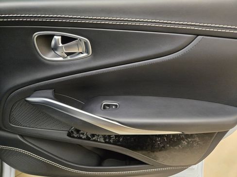 Used 2022 Aston Martin DBX AWD/4WD image 28
