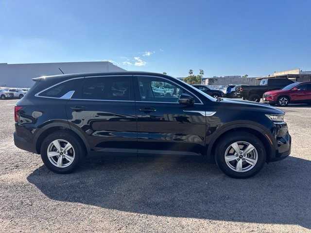 Used 2022 Kia Sorento LX FWD image 4