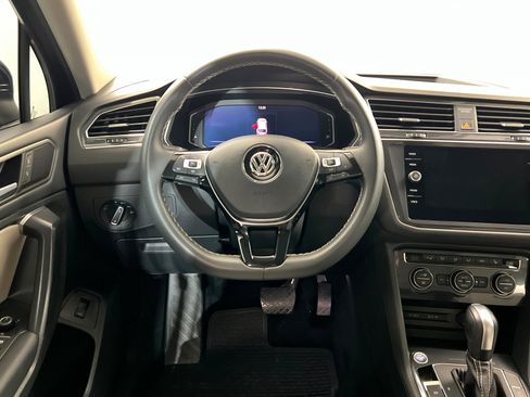 Used 2021 Volkswagen Tiguan SEL AWD/4WD image 13