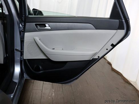 Used 2017 Hyundai Sonata SE image 27