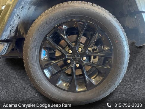 Used 2023 Jeep Wrangler Unlimited Sahara w/ Cold Weather Group AWD/4WD image 19