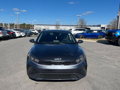 Used 2023 Kia Forte LXS image 3
