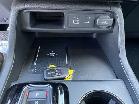 Used 2023 Honda Pilot TrailSport image 16