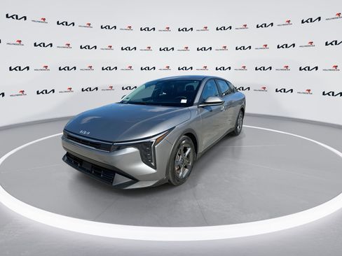 Certified 2025 Kia K4 FWD image 4