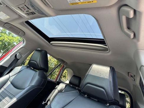 Certified 2020 Toyota RAV4 XLE Premium AWD/4WD image 23