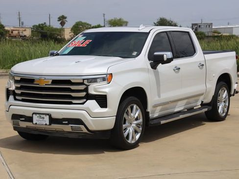 Certified 2023 Chevrolet Silverado 1500 High Country w/ High Country Premium Package AWD/4WD image 3