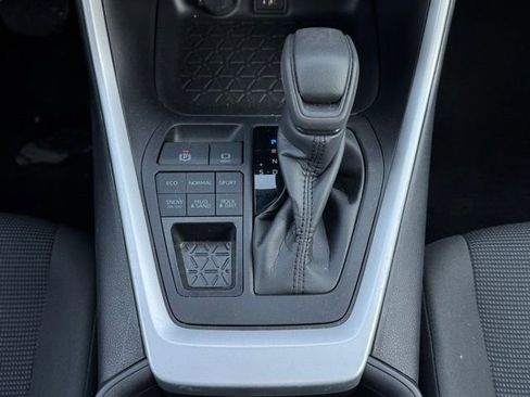 Used 2024 Toyota RAV4 LE image 27