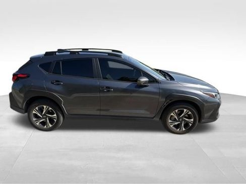 Used 2024 Subaru Crosstrek 2.0i Premium AWD/4WD image 2
