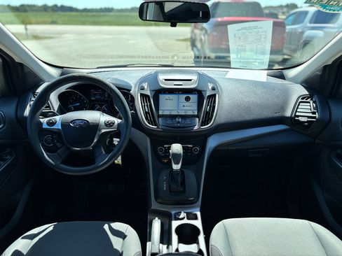 Used 2016 Ford Escape SE w/ Equipment Group 201A image 12