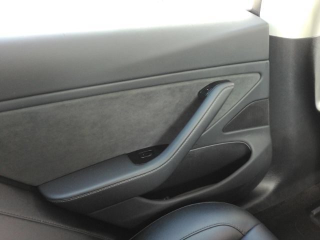 Used 2018 Tesla Model 3 Long Range RWD image 29