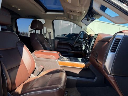 Used 2015 Chevrolet Silverado 2500 High Country w/ Duramax Plus Package image 16