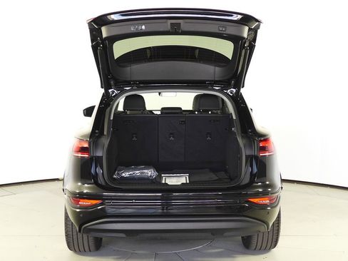 Used 2025 Audi Q6 e-tron Premium w/ 20" Wheel Package image 10