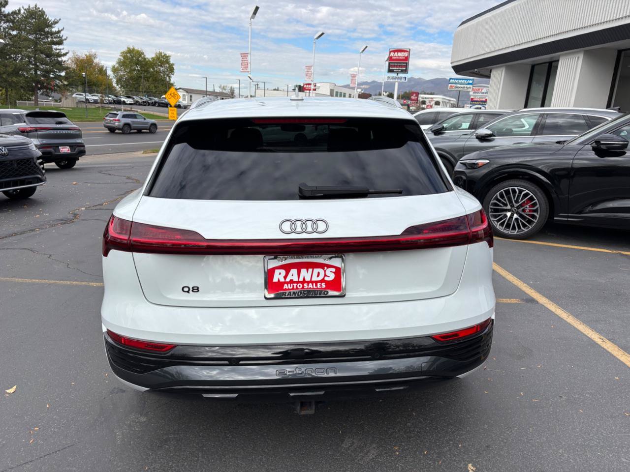 Used 2024 Audi Q8 e-tron Premium Plus AWD/4WD image 11