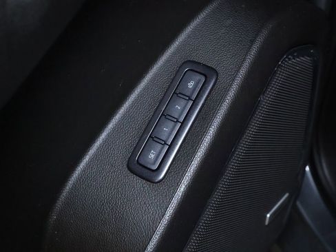 Used 2019 Chevrolet Suburban LT image 14