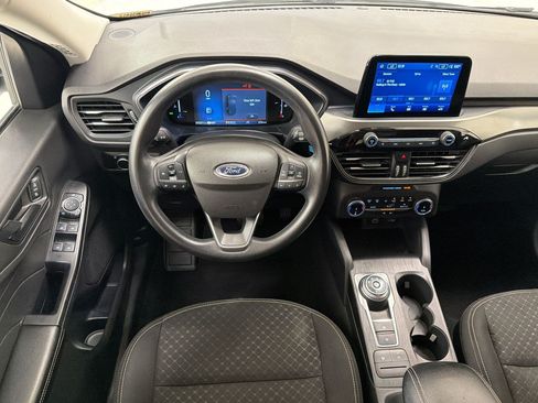 Used 2025 Ford Escape Active AWD/4WD image 29