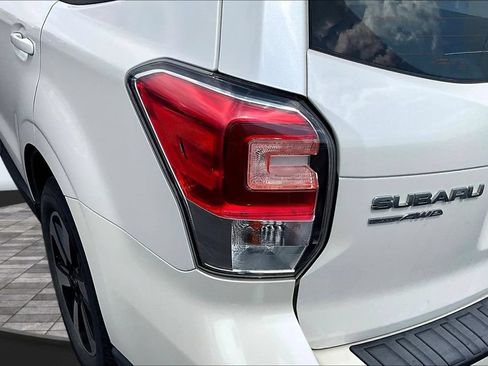 Used 2018 Subaru Forester 2.5i w/ Alloy Wheel Package AWD/4WD image 19