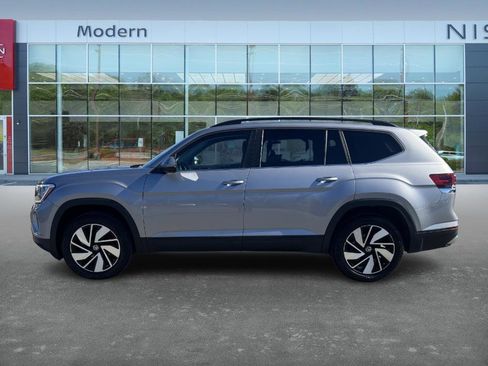 Used 2025 Volkswagen Atlas SE image 8