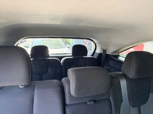 Used 2025 Kia Sorento LX FWD image 14