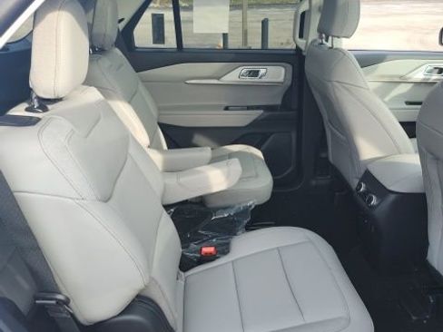New 2026 Ford Explorer Active w/ Active Comfort Package image 16