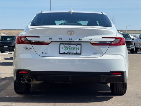 Used 2025 Toyota Camry SE image 8