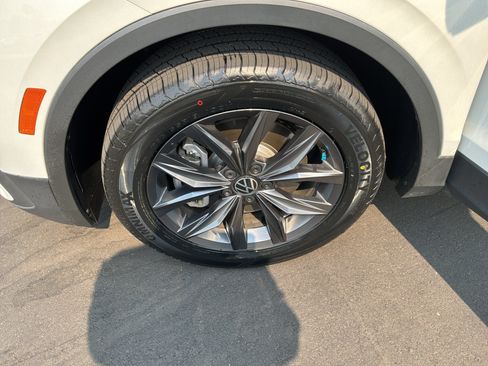 Used 2023 Volkswagen Tiguan SE FWD image 13
