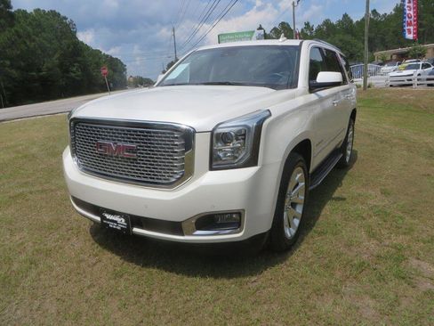 Used 2015 GMC Yukon Denali w/ Open Road Package AWD/4WD image 2
