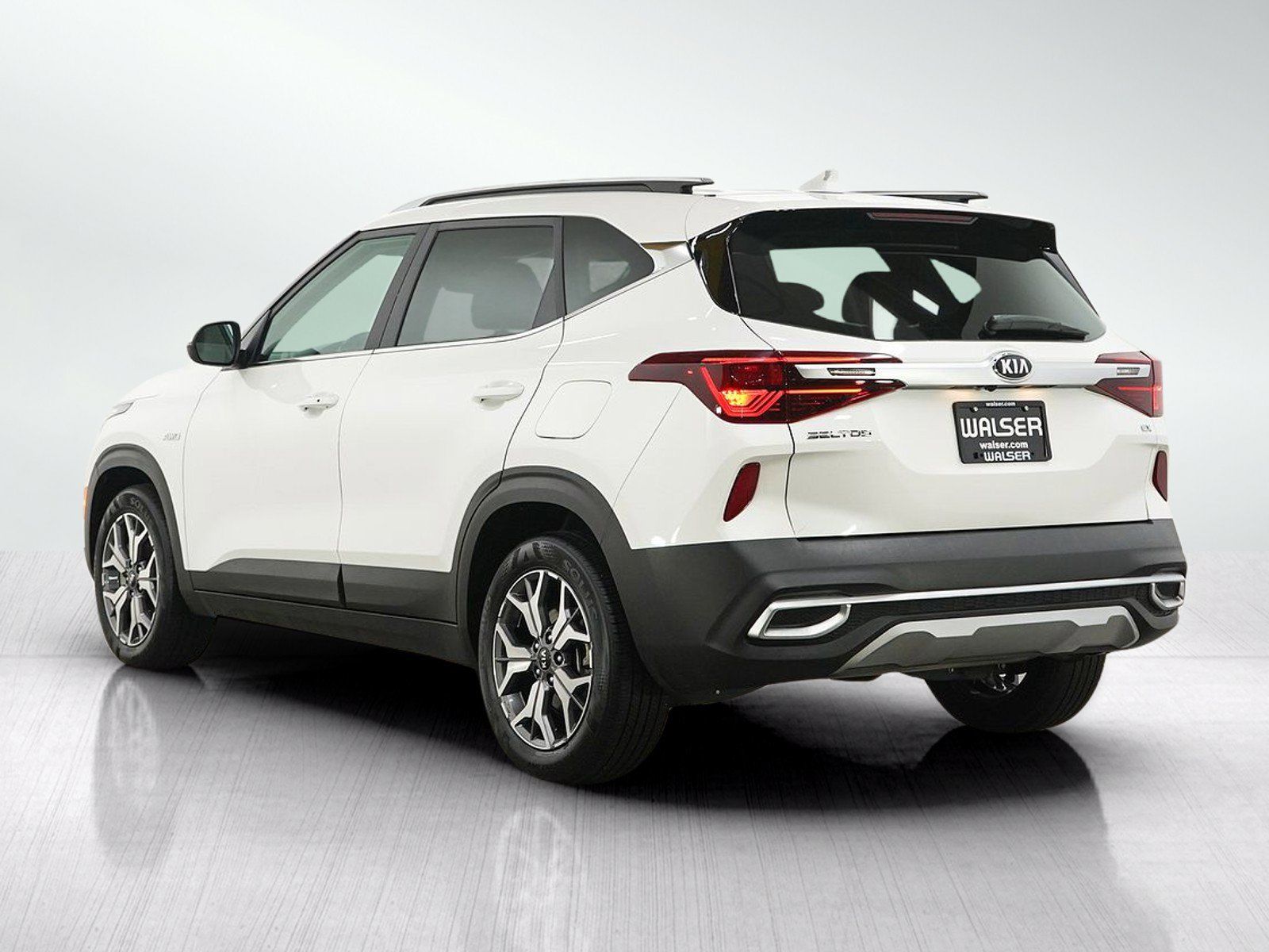 Used 2021 Kia Seltos EX AWD/4WD image 4