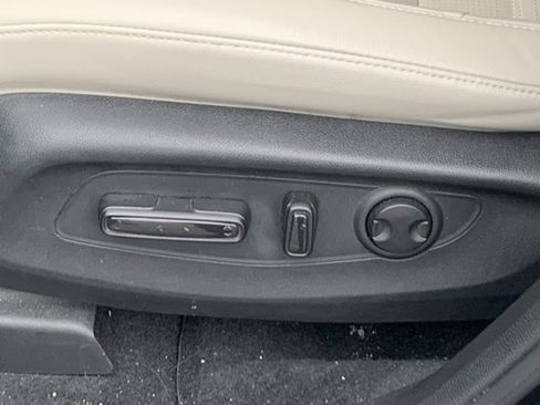 Used 2023 Honda CR-V EX-L image 4