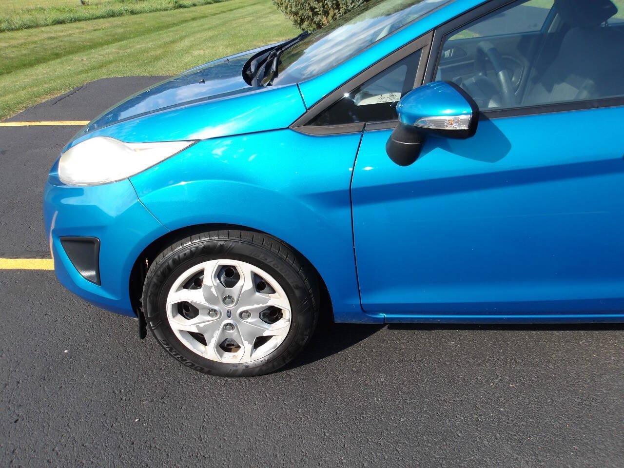 Used 2013 Ford Fiesta SE FWD image 29