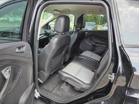 Used 2017 Ford Escape SE w/ Equipment Group 201A FWD image 14