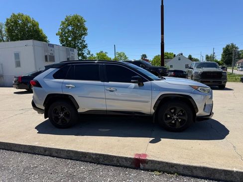 Used 2019 Toyota RAV4 XSE AWD/4WD image 5