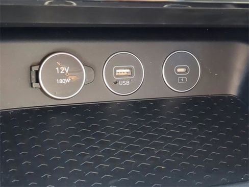 Used 2025 Genesis G70 2.5T image 50