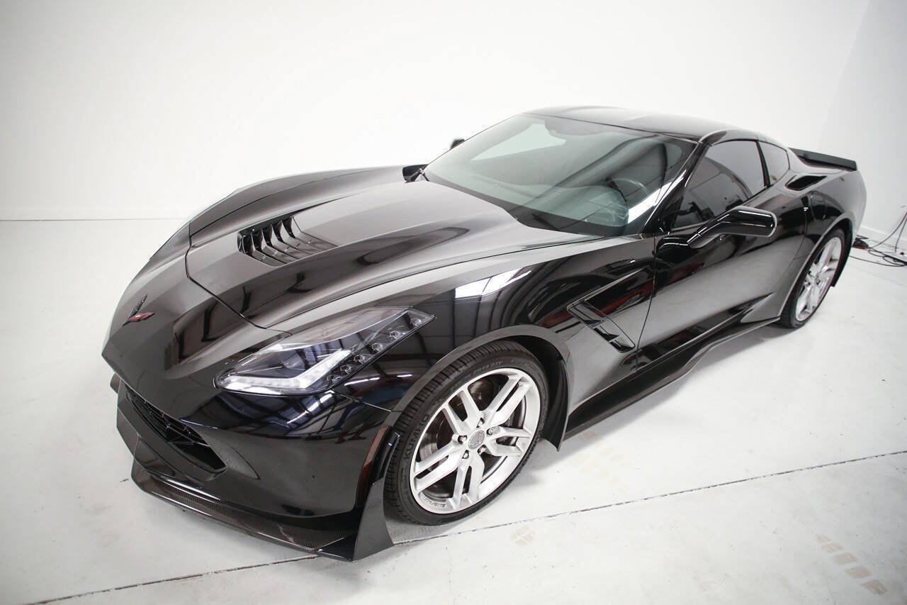 Used 2018 Chevrolet Corvette Stingray Coupe w/ Carbon Flash Badge Package RWD image 12