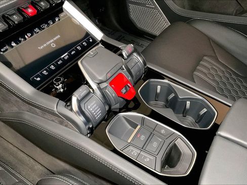 Used 2025 Lamborghini Urus SE image 12