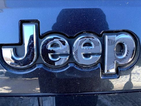 Used 2016 Jeep Grand Cherokee Limited image 33