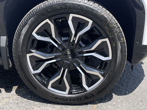 New 2025 GMC Sierra EV Denali image 32