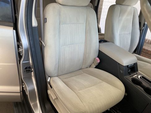 Used 2008 Ford Explorer XLT image 39