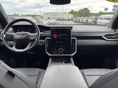 Used 2024 GMC Acadia Elevation w/ Luxury Package FWD image 4