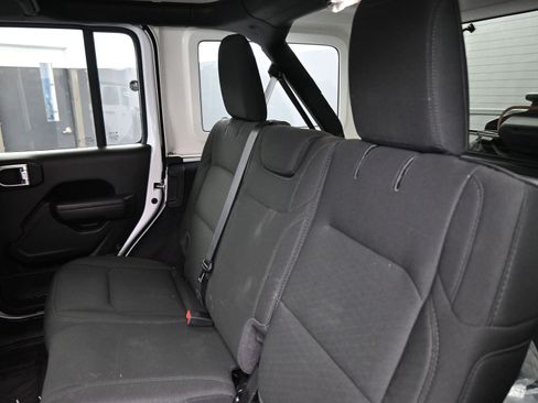 Used 2021 Jeep Wrangler Unlimited Sport image 17