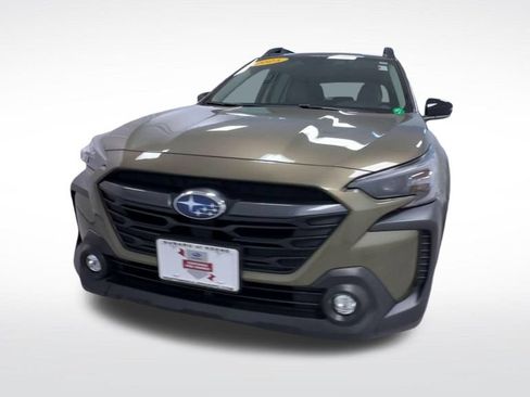 Certified 2025 Subaru Outback Premium AWD/4WD image 4