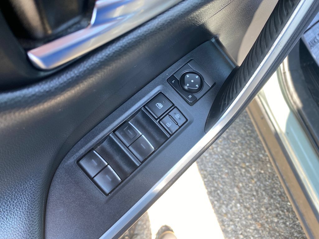 Used 2022 Toyota RAV4 Adventure w/ Convenience Package AWD/4WD image 13